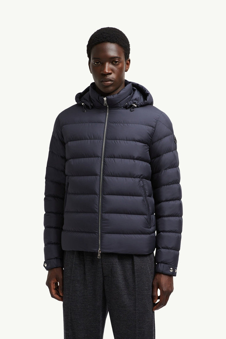 MONCLER - Doudoune Courte Arneb à Capuche Amovible Bleu Marine - Lothaire