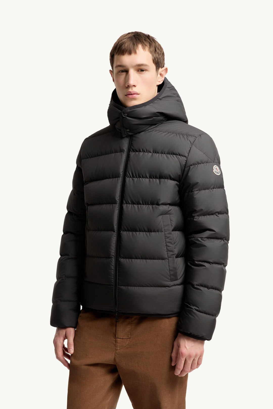 MONCLER - Doudoune courte Montbrocq à capuche Noir