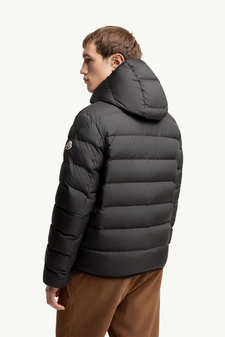 MONCLER - Doudoune courte Montbrocq à capuche Noir