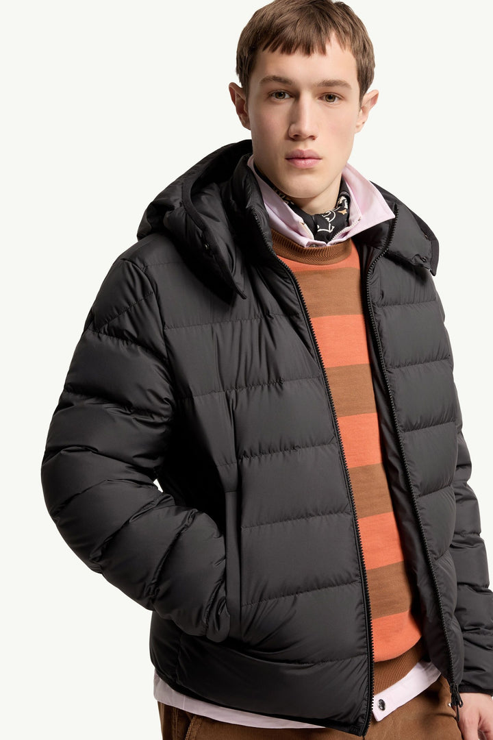 MONCLER - Doudoune courte Montbrocq à capuche Noir