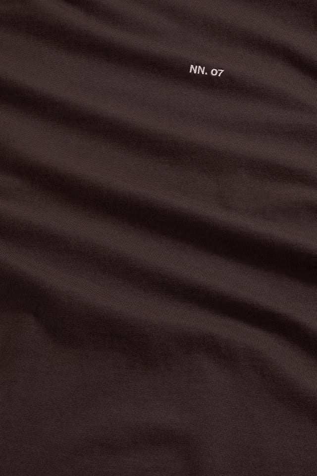 NN. 07 - T-shirt Adam Logo en Coton Pima Bordeaux Prune - Lothaire