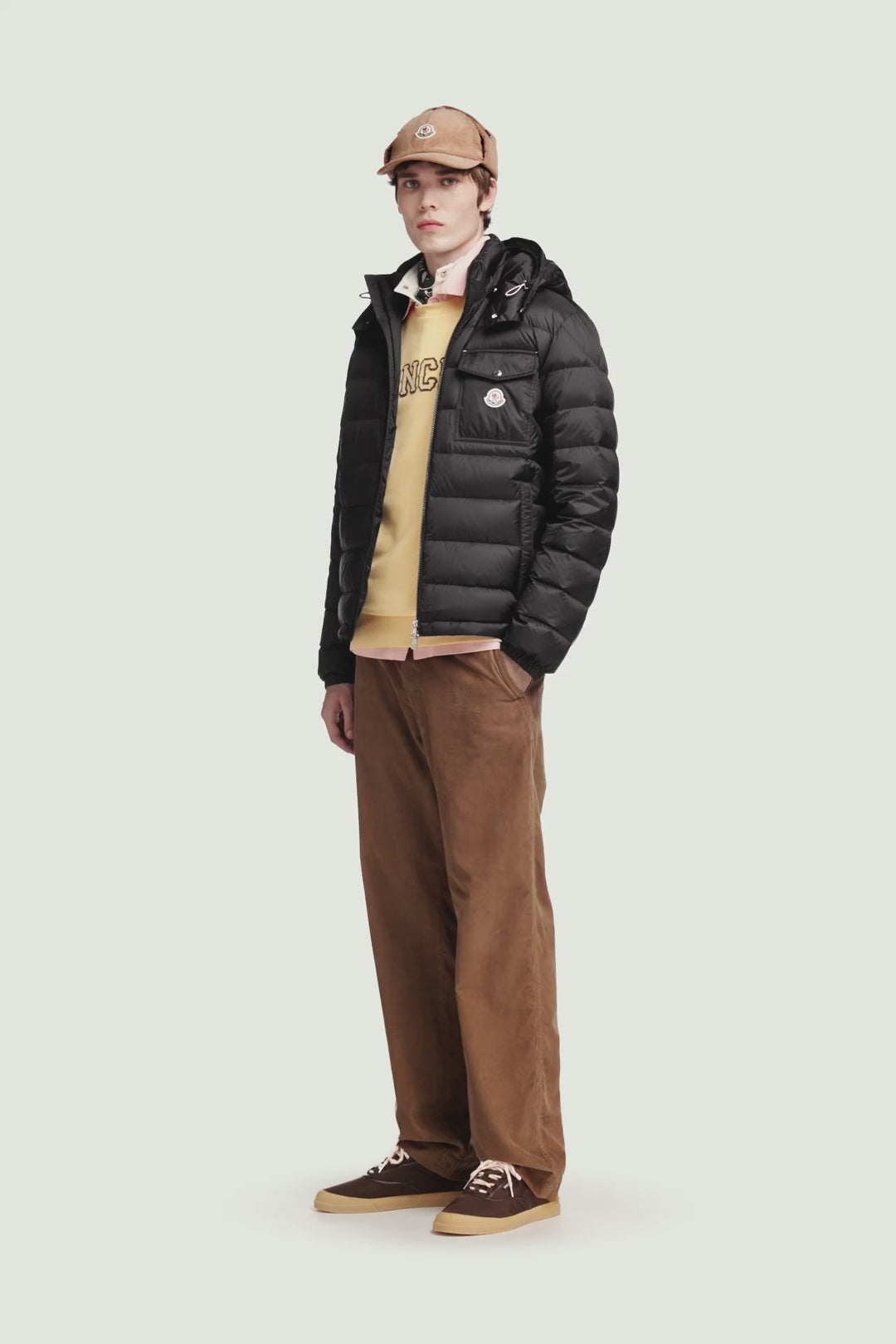MONCLER – Doudoune courte à capuche Verith Noir