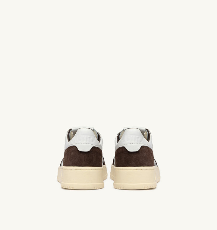 AUTRY - Baskets Medalist Low en cuir Blanc / Acajou