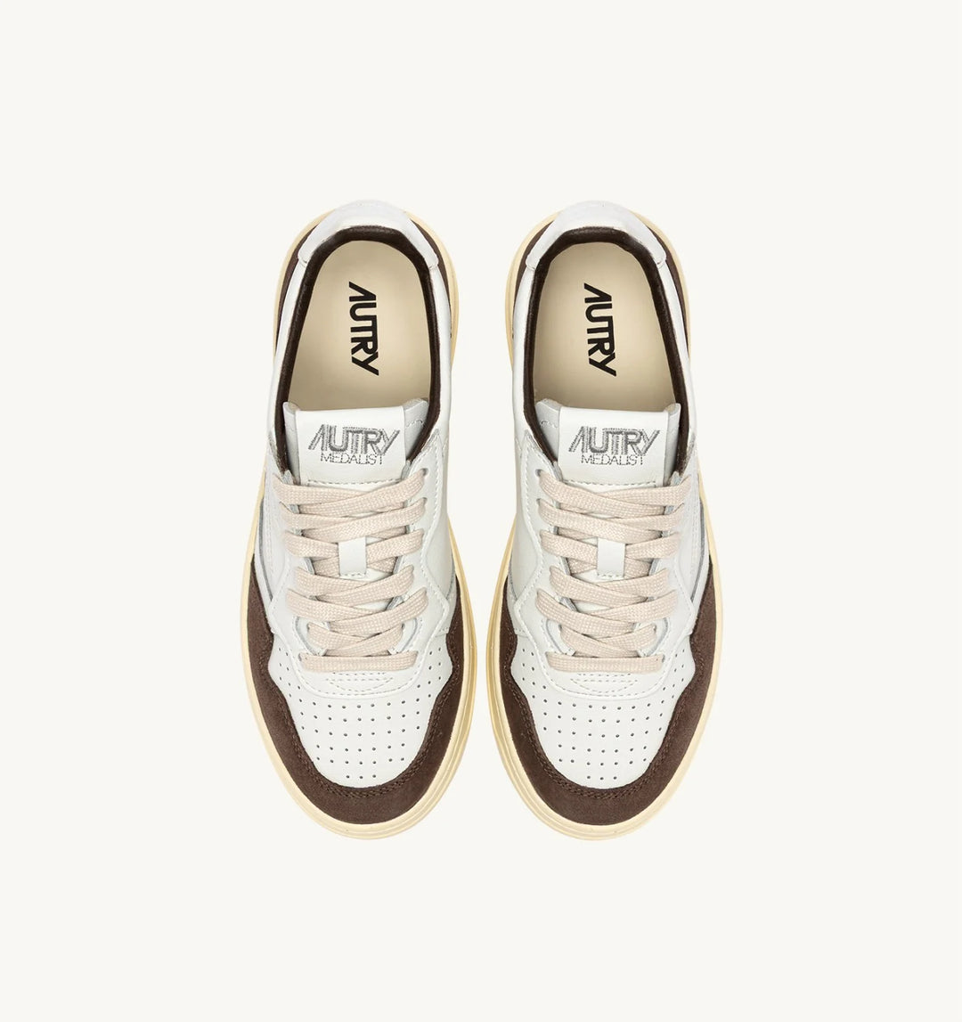 AUTRY - Baskets Medalist Low en cuir Blanc / Acajou