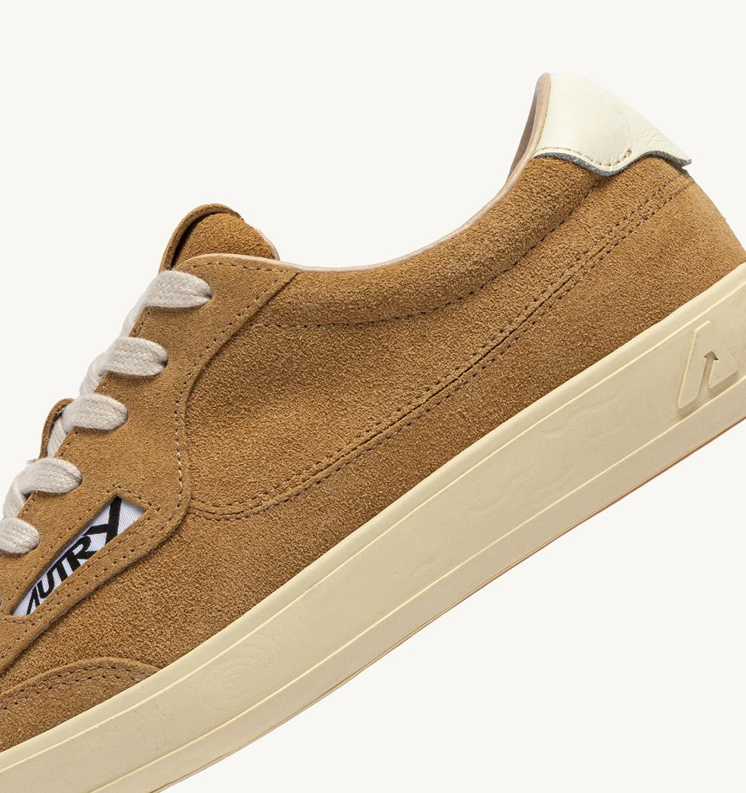 AUTRY - Baskets Windscape Low Daim Marron cuivré / Blanc cassé