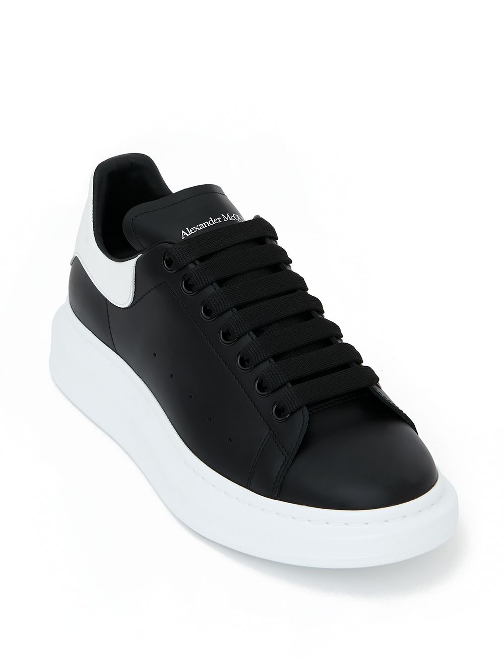 Alexander McQueen Baskets à semelle oversize noir/blanc - Lothaire boutiques