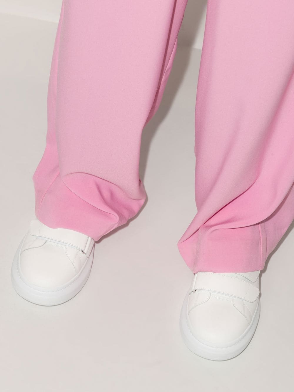 Alexander McQueen - Baskets oversized Blanc/Noir - Lothaire boutiques