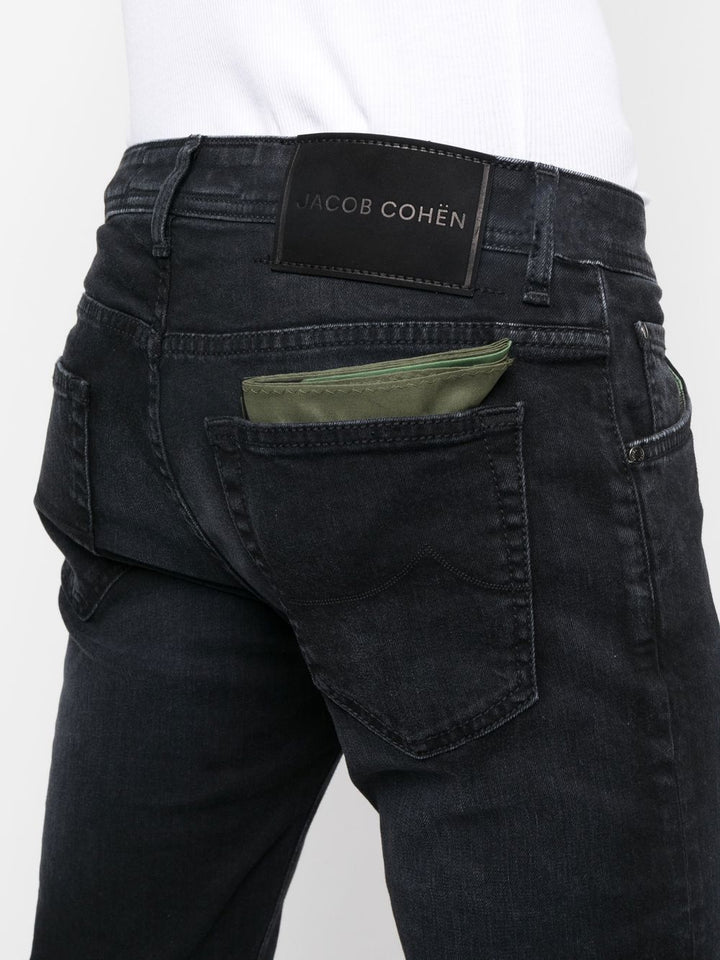 Jacob Cohen Jean noir à coupe slim - Lothaire boutiques