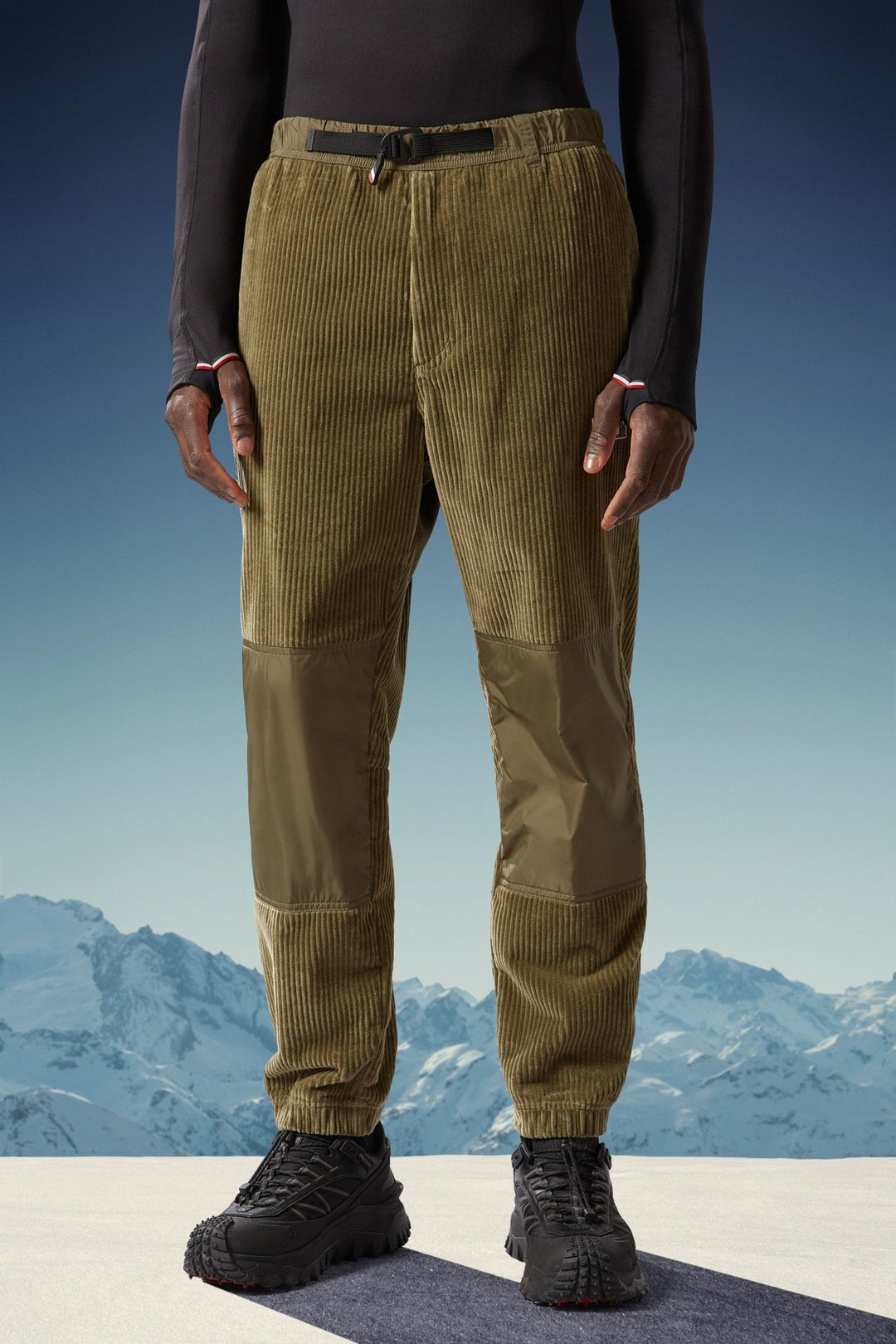 Moncler Grenoble - Pantalon Olive en velours côtelé - Lothaire