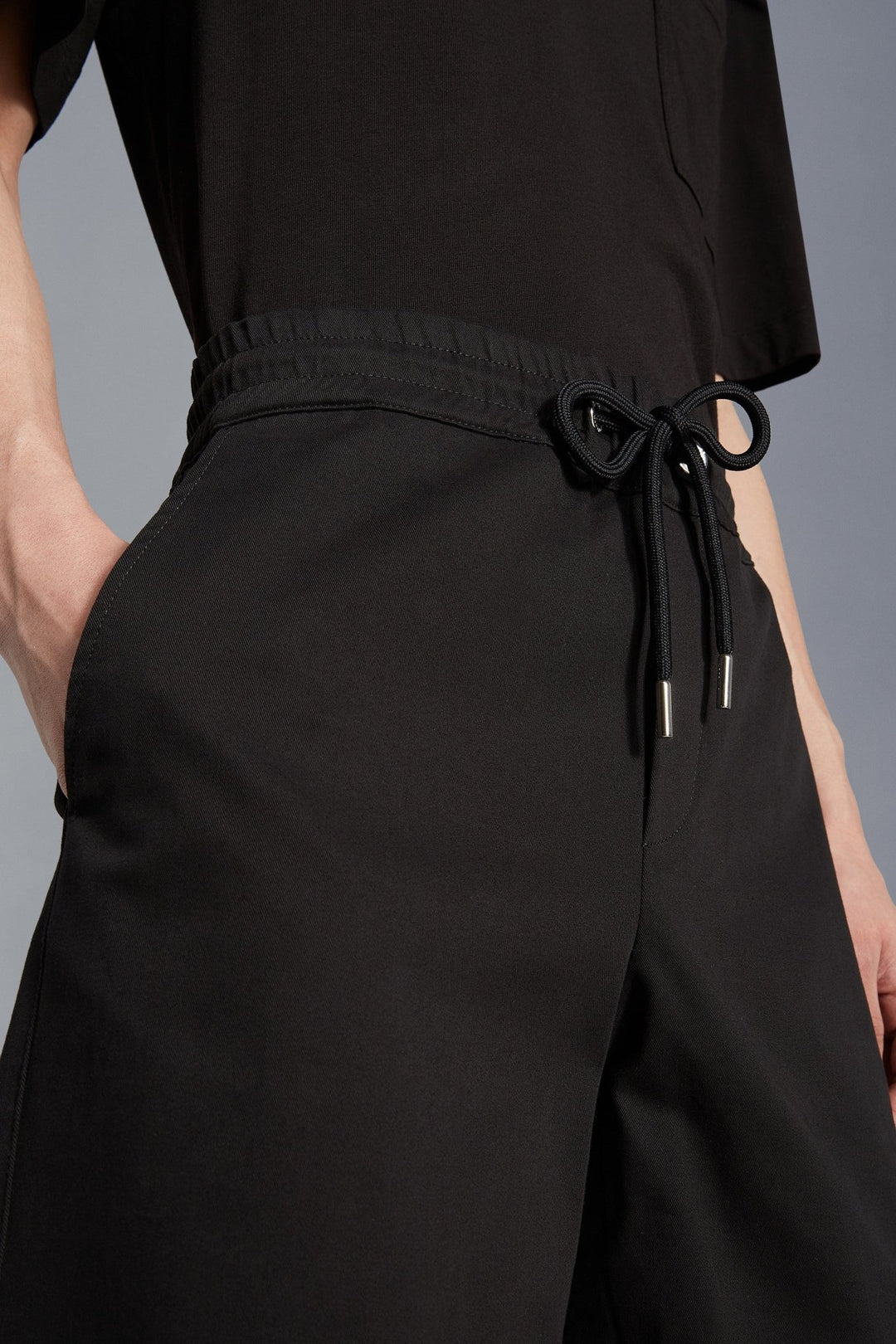 Moncler Short en gabardine - Lothaire boutiques