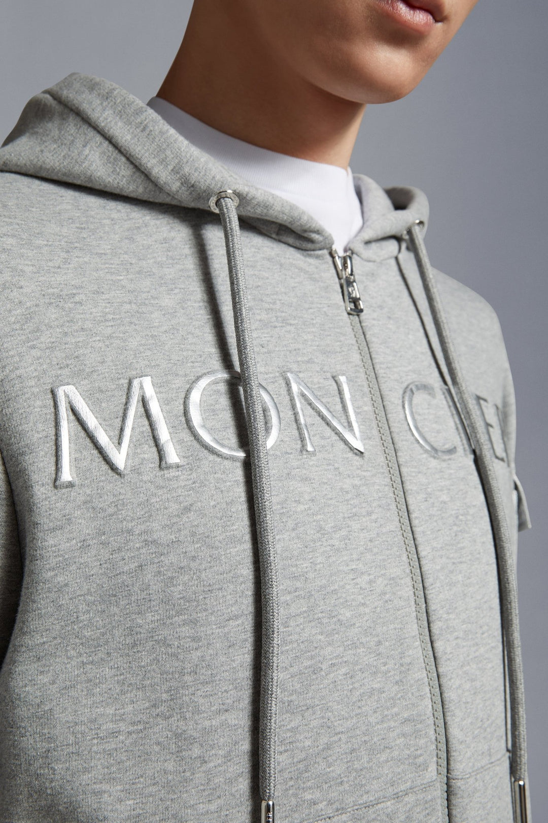 Moncler Sweat Grey à capuche à logo embossé - Lothaire