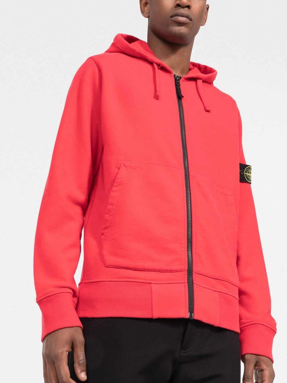 Stone Island Hoodie zippé rouge à patch compass signature - Lothaire boutiques